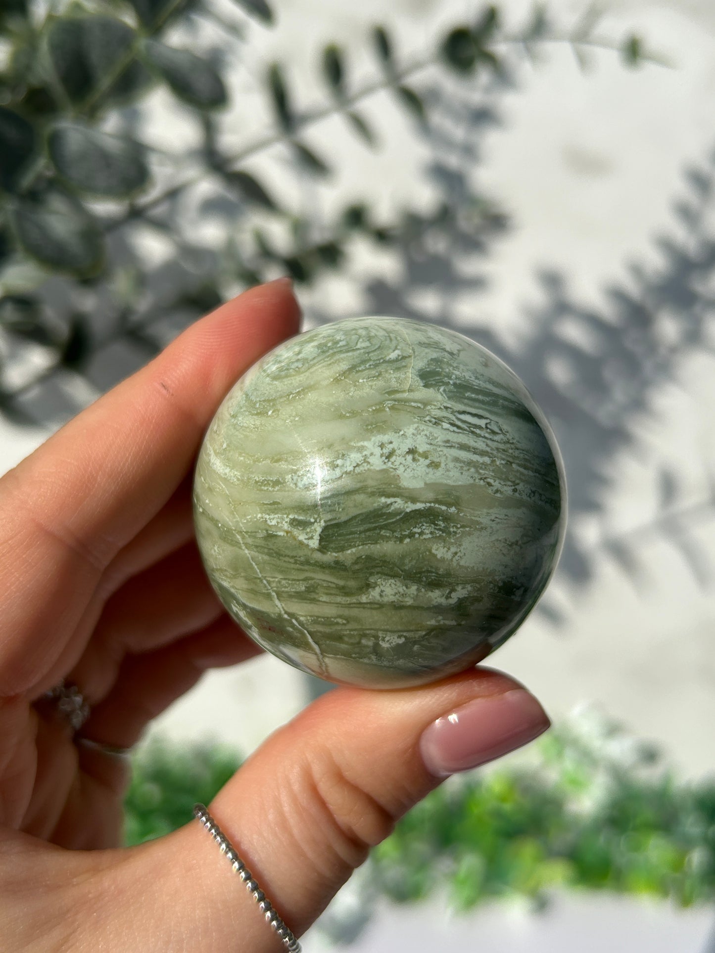 Serpentine Sphere 19v