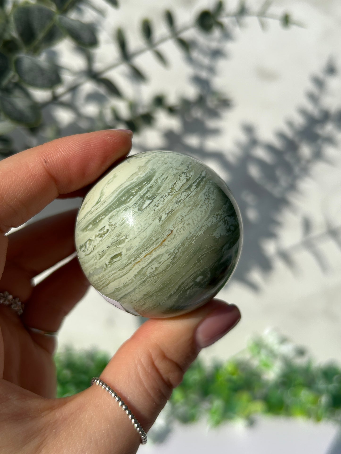 Serpentine Sphere 19v